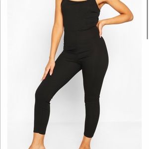 Boohoo ribbed jumpsuit NWT petite size US 6 black